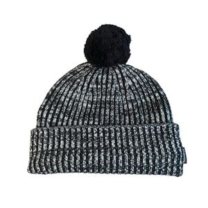 LULULEMON TEXTURED FLEECE LINED KNIT BEANIE, BLACK $64 One Size